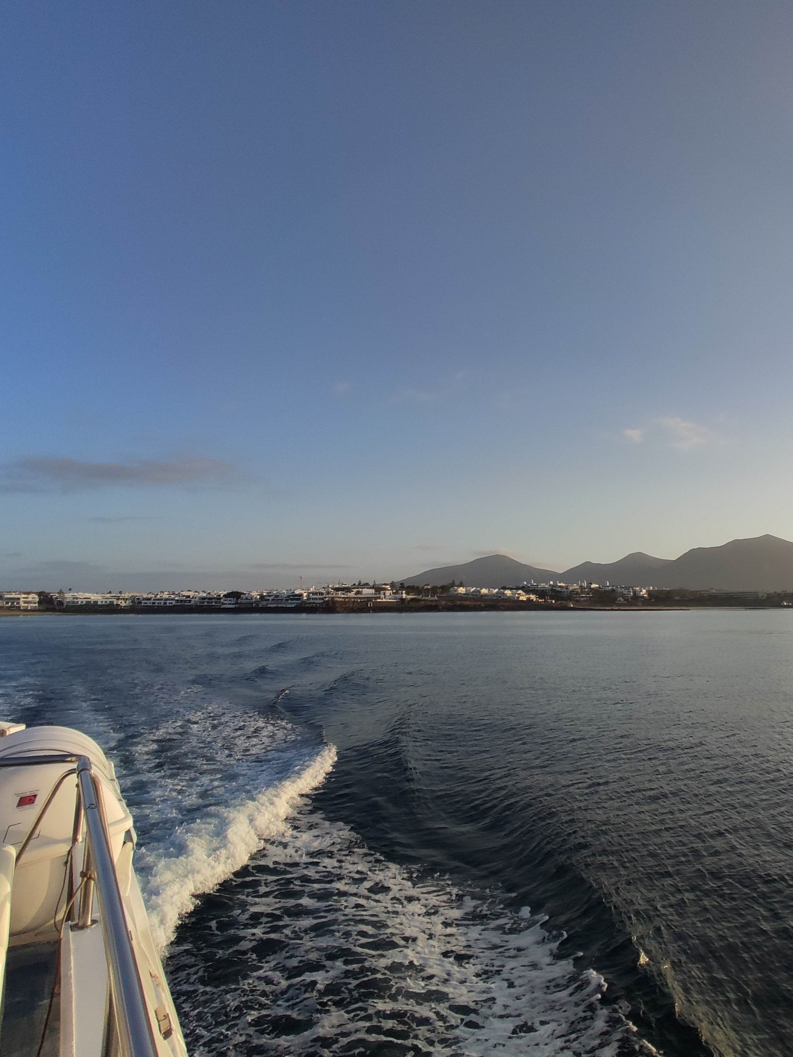 Plusieurs îles des Canaries vues de la mer